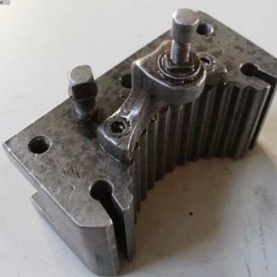 Quick change steel holder  D2D63220