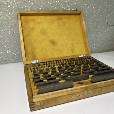 Measurement equipment and tools  Parallelendmaßsatz 101tlg.