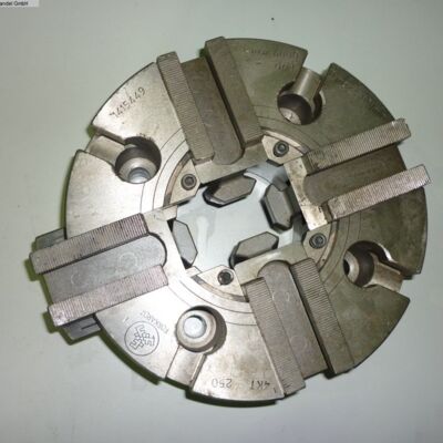 Futter FORKARDT Vierbackenfutter - 4KT 250