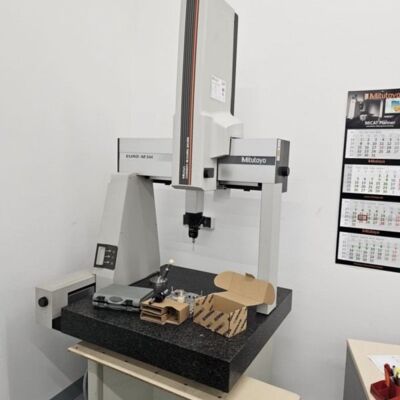 Coordinate Measuring Machine MITUTOYO EURO-M544