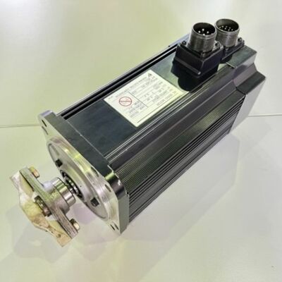 Motor YASKAWA USAFED-09C21S