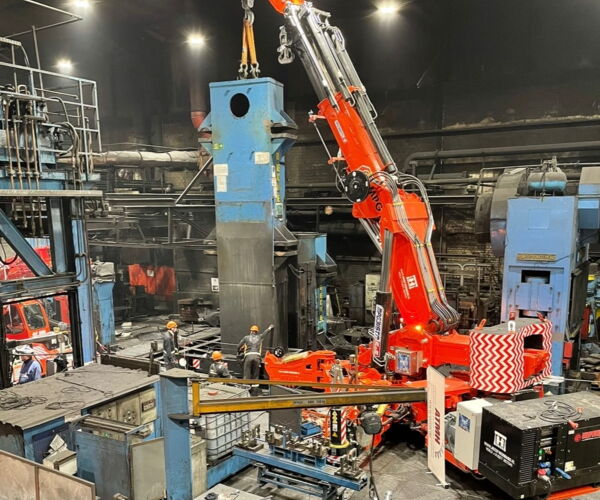 WILKINS & MITCHELL 1000 T Abgrat­presse