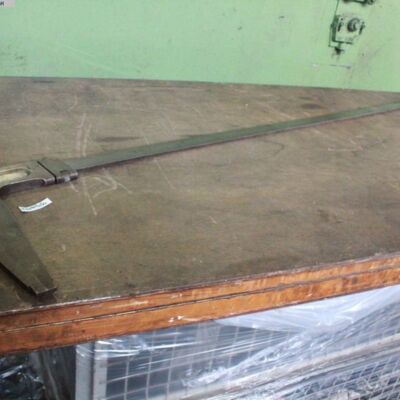 Measurement equipment and tools  Messschieber 2000mm